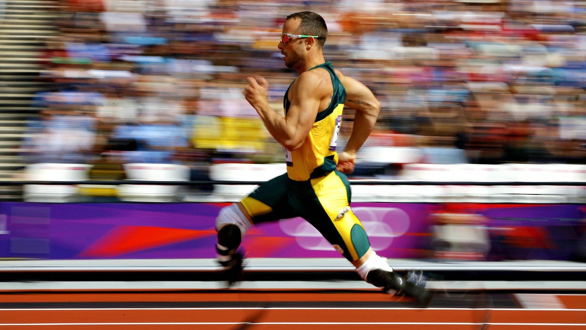 F1年度争冠之夜，当胜利女神只垂青一人，帕尔默用方向盘劈开了所有人的预期